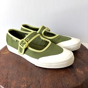 Vans Olive Green Mary Jane Shoes Buckle Flats Shoes Women's size 7 NWOT